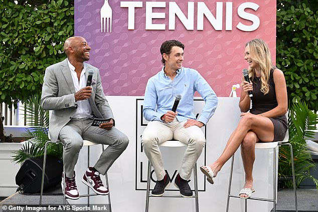 Das Paar wurde auch in einem Interview mit Taste of Tennis bei den Miami Open gesehen