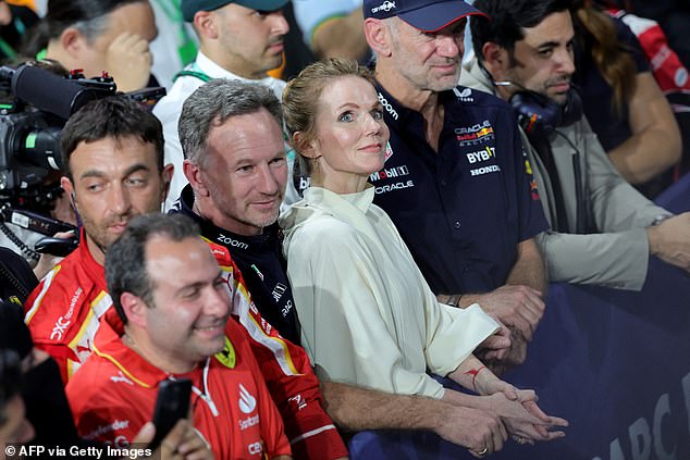 Horners Frau Halliwell stand ihrem Mann in Bahrain und Saudi-Arabien zur Seite, reiste jedoch nicht zum Melbourne Grand Prix nach Australien