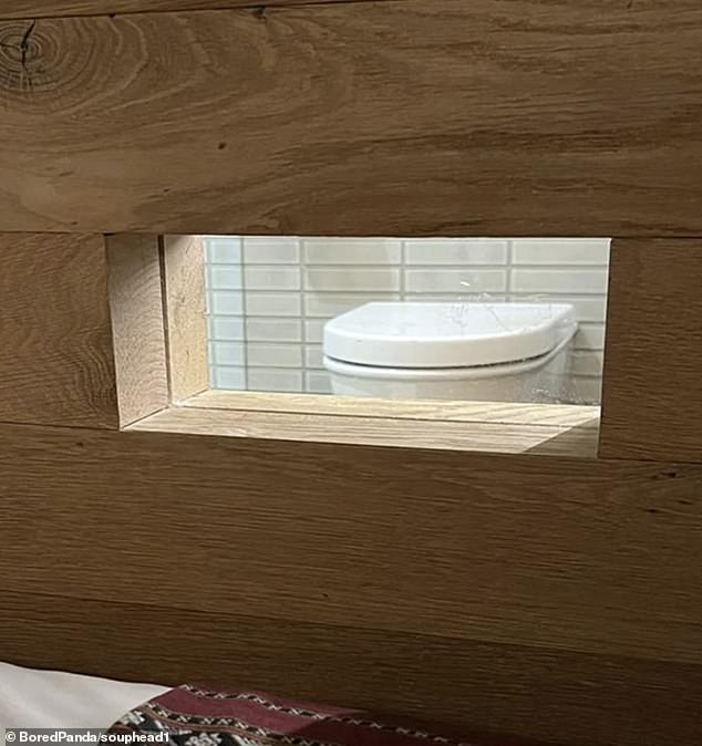 Ein Hotel schnitt auf seltsame Weise ein Fenster direkt vor der Toilette aus, sodass die Gäste von ihrem Bett aus ins Badezimmer sehen konnten
