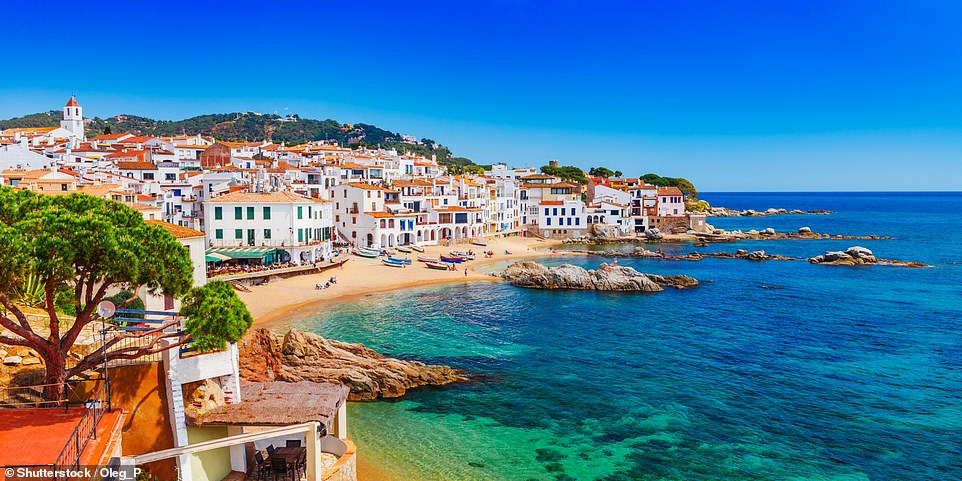 Wenn es um die am höchsten bewerteten Urlaubsziele geht, liegt Spanien, der Dauerbrenner der Briten, mit 86 Prozent immer noch an der Spitze.  Oben ist Calella de Palafrugell, Katalonien