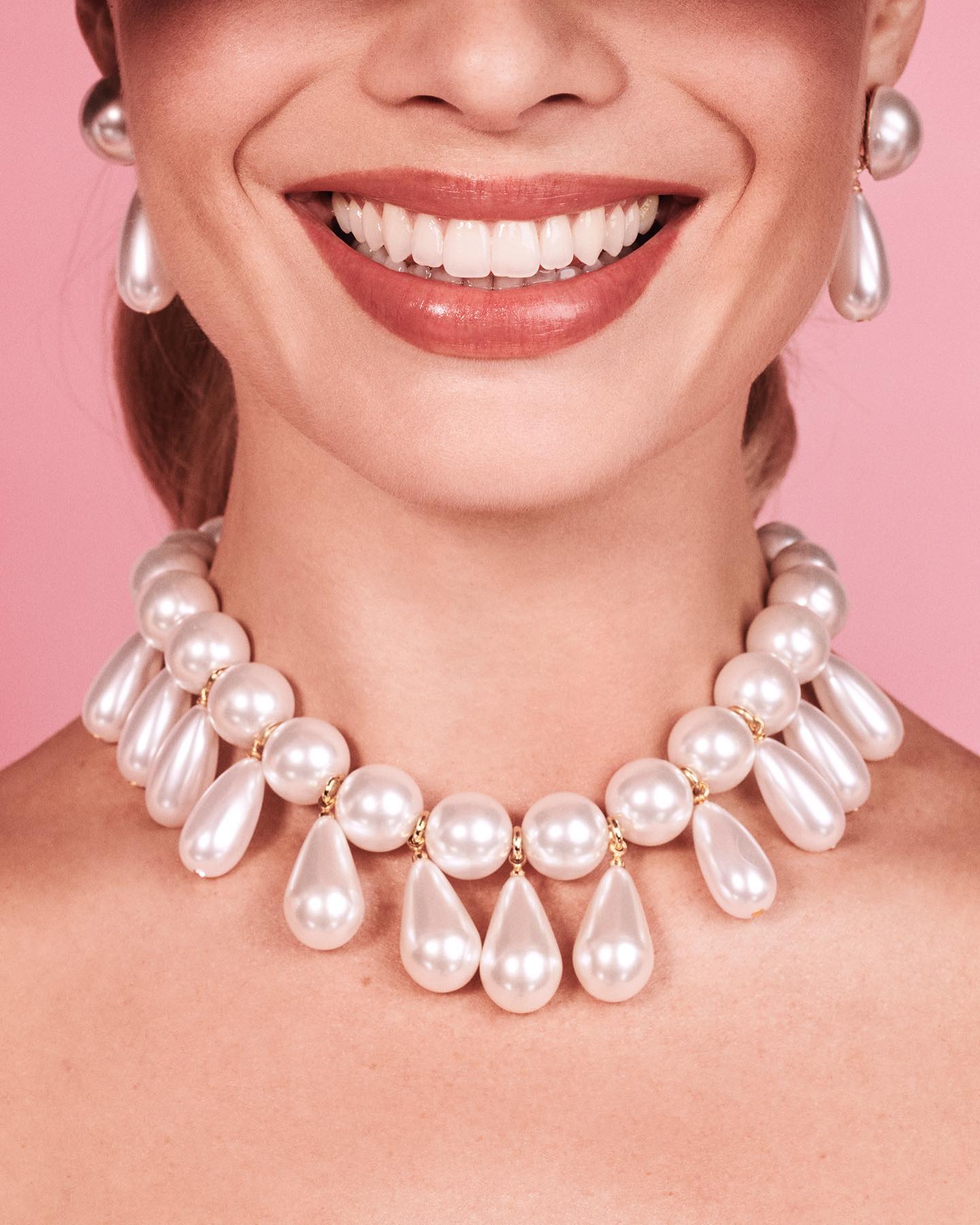 Margot Robbies Perlenkette