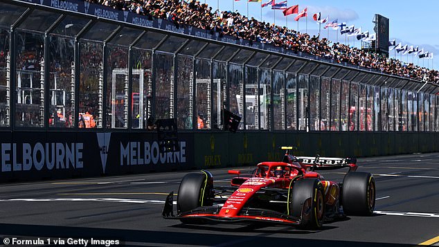 Sainz führte in Melbourne einen Ferrari-Doppelsieg an, Charles Leclerc wurde Zweiter