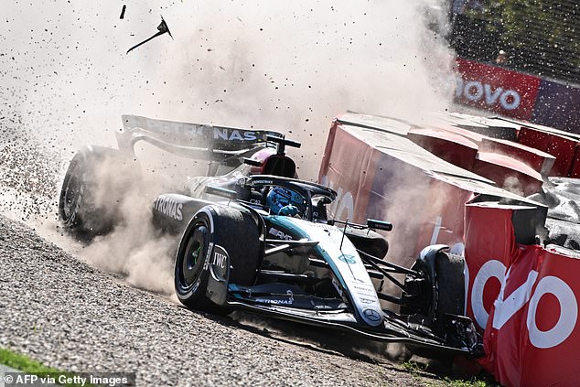 George Russell stürzte bei der Verfolgungsjagd gegen Fernando Alonso, hatte zu diesem Zeitpunkt aber 80 Sekunden Rückstand auf die Führung
