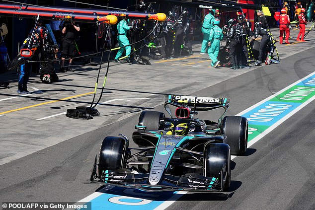 Lewis Hamilton schied aus dem Rennen aus und erlebt seinen schlechtesten Saisonstart aller Zeiten