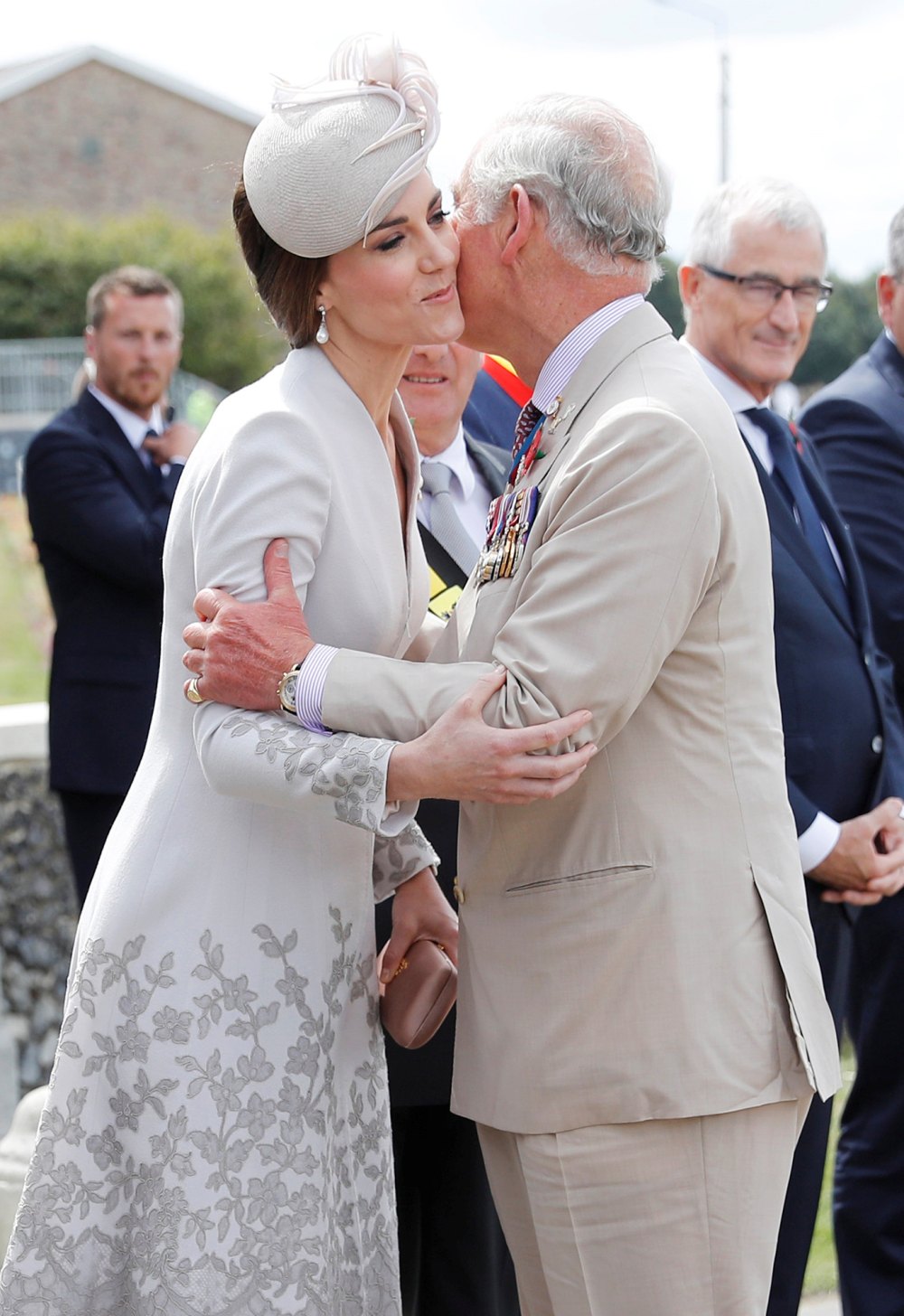 Berichten zufolge besuchte König Charles III. Kate Middleton während ihrer jeweiligen Krankenhausaufenthalte