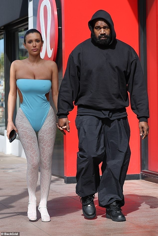 Das Paar – Kanye, 46, und Bianca, 29 – ging zum AMC Theater, wo sie sich „Dune 2“ mit Timothee Chalamet und Zendaya ansahen