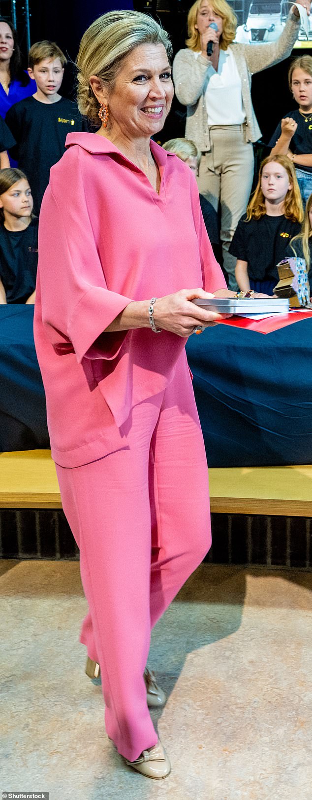 Selbstbewusst: Königin Maxima der Niederlande soll in den rosafarbenen Ensembles, die sie trägt, „selbstbewusst und bequem“ aussehen
