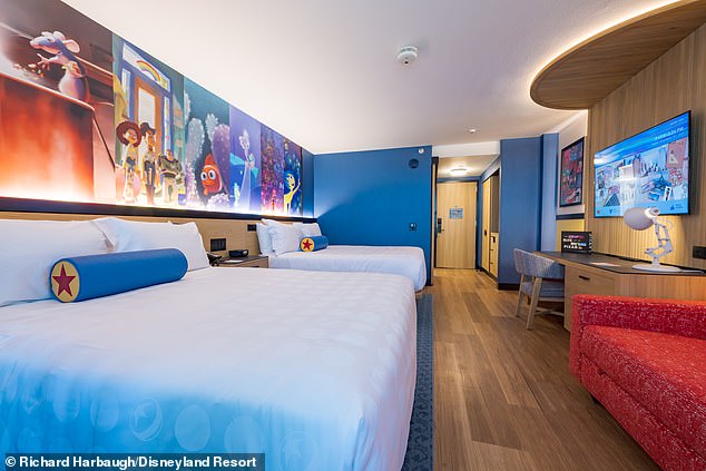 In den Hotelzimmern befinden sich Wandgemälde mit verschiedenen Pixar-Filmszenen, von „Findet Nemo“ bis „Ratatouille“.