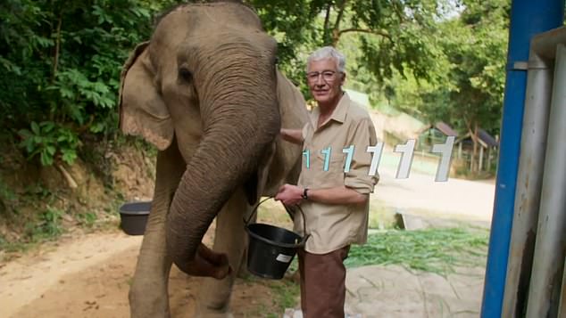 Der Produzent der Show und Pauls langjähriger Freund.  Claire Barton sagte: „Paul wollte die Notlage der Elefanten hervorheben, die ihn sein ganzes Leben lang faszinierte.“