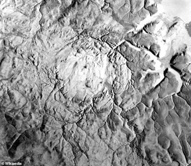 Eine Luftaufnahme des Haughton-Einschlagkraters mit einem Durchmesser von 14 Meilen