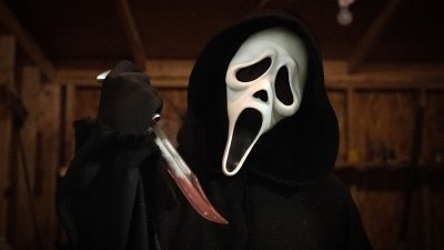 Stars, die in Scream-Filmen als Ghostface enthüllt wurden