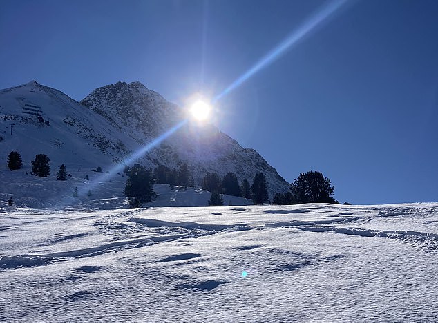 A powder day up high in Kuhtai: After March has seen lots of snow fall across the Alps, skiers and snowboarders have managed plenty of bluebird days like this