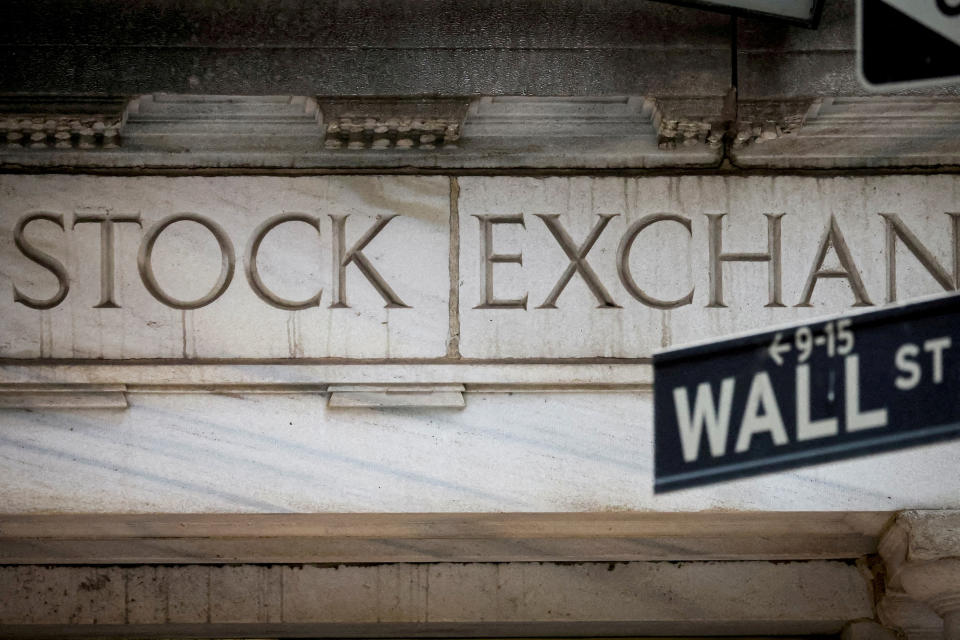 DATEIFOTO: Der Wall Street-Eingang zur New York Stock Exchange (NYSE) ist am 15. November 2022 in New York City, USA, zu sehen. REUTERS/Brendan McDermid/Archivfoto