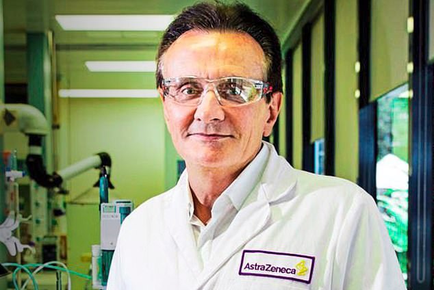Mo ami: Astrazeneca-Chef Pascal Soriot wird 450 Millionen Pfund in die Erforschung, Entwicklung und Herstellung neuer Impfstoffe in seinem Werk in Speke, Liverpool, investieren
