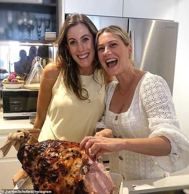Die ehemalige MasterChef-Teilnehmerin und Everyday Gourmet-Moderatorin Justine Schofield (Bild rechts) würdigte am Sonntagabend ihre „beste“ Freundin Beth „Betty“ Tudehope (Bild links).