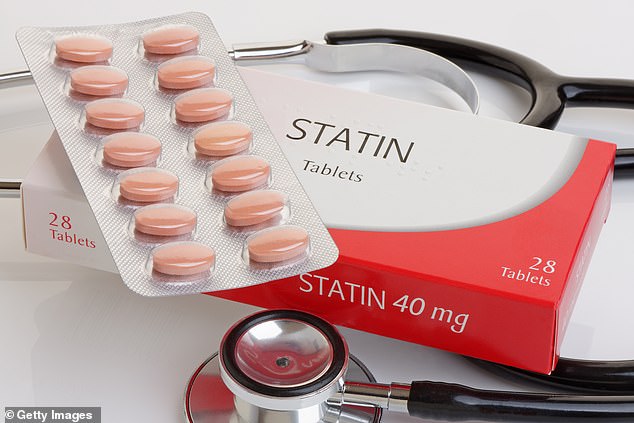 Es ist nicht bekannt, dass Statine eine chronische Nierenerkrankung verursachen. In seltenen Fällen können die Pillen jedoch eine Erkrankung namens Rhabdomyolyse auslösen, die die Nieren schädigen kann