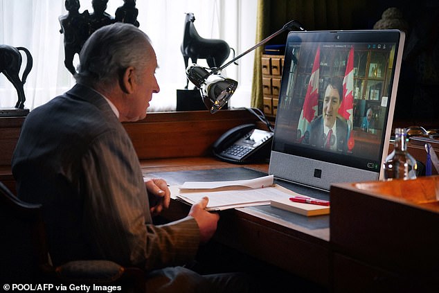 König Charles führte heute im Buckingham Palace ein Videogespräch mit dem kanadischen Premierminister Justin Trudeau