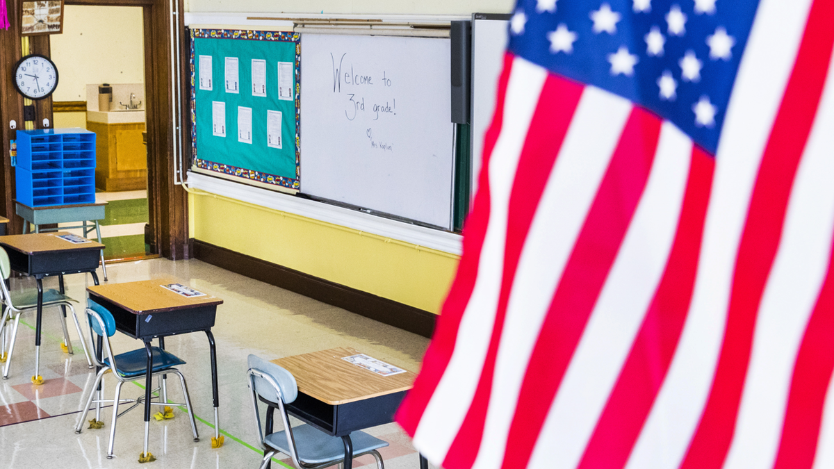 Amerikanische Flagge im Klassenzimmer