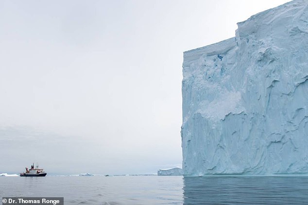 Der Thwaites-Gletscher hat sich als besonders anfällig für den Klimawandel erwiesen und schmilzt jedes Jahr schneller.  Wenn sich die Erde weiter erwärmt und der Gletscher vollständig schmilzt, könnte dies den Meeresspiegel um bis zu 3 Meter ansteigen lassen
