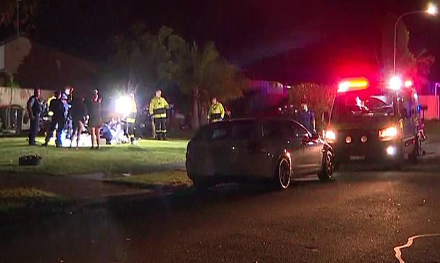 Der Vorfall ereignete sich kurz vor 21 Uhr nach einem Streit mit dem Nachbarn Corey Porter (27) in Cygnus Close, Doonside im Westen Sydneys