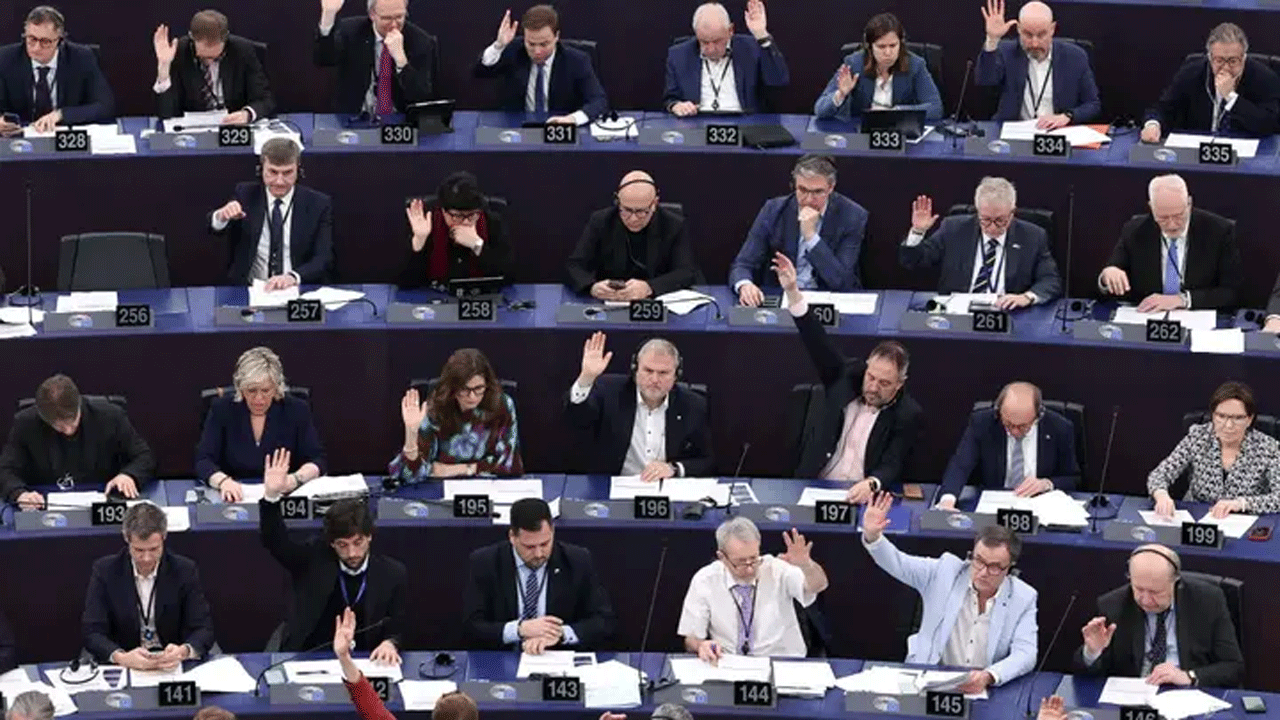 Das Europäische Parlament nimmt an einer Abstimmung teil