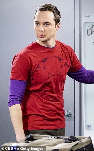 Jim Parsons sprach über die Erfahrung, seine Rolle als Sheldon Cooper im Serienfinale von „Young Sheldon“ zu wiederholen, was sein erster physischer Auftritt im Spin-off „Big Bang Theory“ war