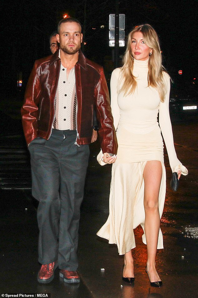 Liam Payne, 30, zeigte mit seiner Freundin Kate Cassidy, 24, eine umwerfende Show, als das Paar am Freitag während der Pariser Modewoche mit den Stars auf der Mert-und-Marcus-Party zusammenkam