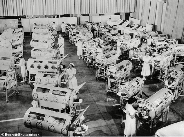 Eiserne Lungen wurden in den 1940er und 50er Jahren in Krankenhäusern zum Alltag, da sie die einzige Möglichkeit waren, Patienten am Leben zu erhalten