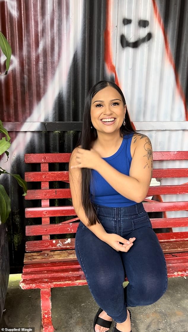 Mia Agraviador, die jetzt 23 Jahre alt ist, wird in einer neuen Serie mexikanischer Werbespots für das Melbourner Startup Mingle Seasoning auf die Leinwand zurückkehren.  Abgebildet