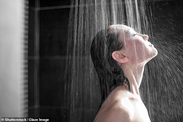 Es ist etwas, was die meisten von uns jeden Tag tun.  Aber haben Sie schon einmal darüber nachgedacht, wie sich Ihre tägliche Dusche im Vergleich zum Rest Großbritanniens schlägt?  (Bild einer Bildagentur)