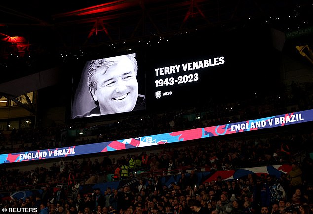 Terry Venables wurde vor dem Brasilien-Spiel mit einer emotionalen Hommage in Erinnerung gerufen