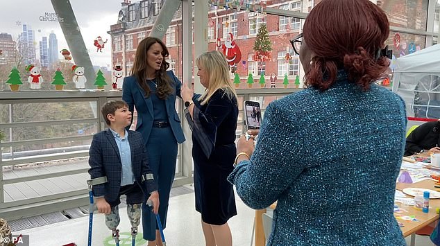 Im Dezember trafen Tony und seine Mutter Paula die Prinzessin von Wales zum zweiten Mal im Tageszentrum des Westminster Hospital
