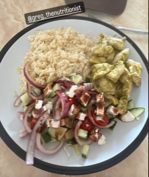 Tyson Fury hat in den sozialen Medien ein Foto seines Mittagessens mit Hühnchen, Reis und Salat mit seinen Fans geteilt