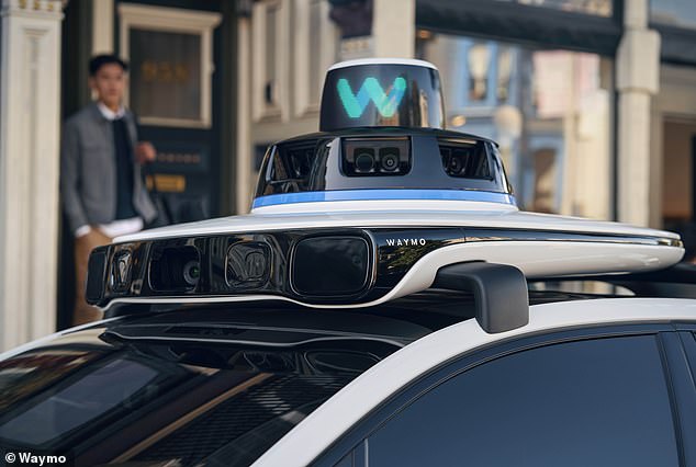 Waymo nutzt Lasersensoren, ein Radar, eine 360-Grad-Kamera und einen Bordcomputer, um seine Umgebung einzuschätzen