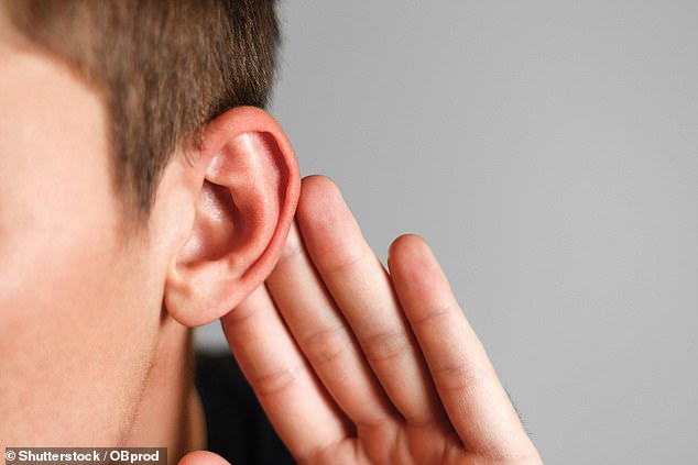 Rund 12 Millionen Menschen im Vereinigten Königreich sind von Hörverlust betroffen.  Es ist mit sozialer Isolation und kognitivem Verfall verbunden;  und ist einer der größten veränderbaren Risikofaktoren für die Entwicklung einer Demenz
