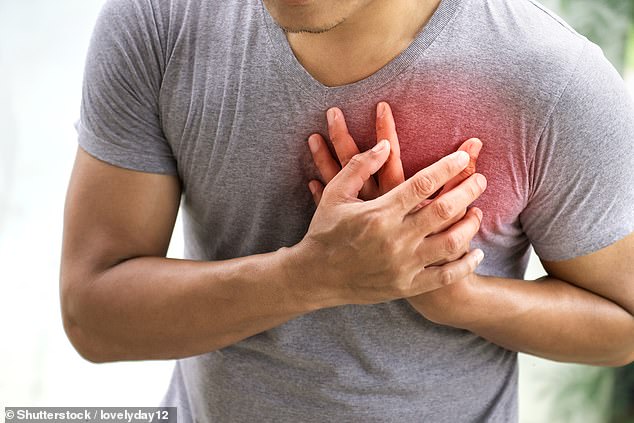 Es ist seit langem bekannt, dass Herzinfarkte häufiger auftreten und morgens als Erstes am schwerwiegendsten sein können (Archivbild)
