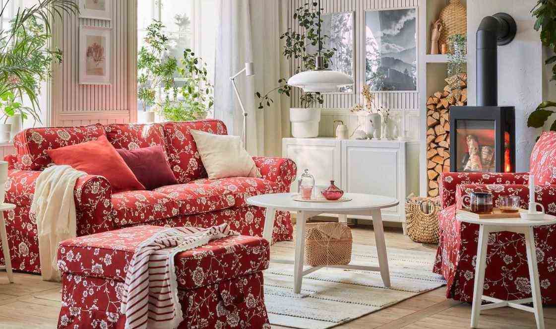 White And Red Romantic Living Room