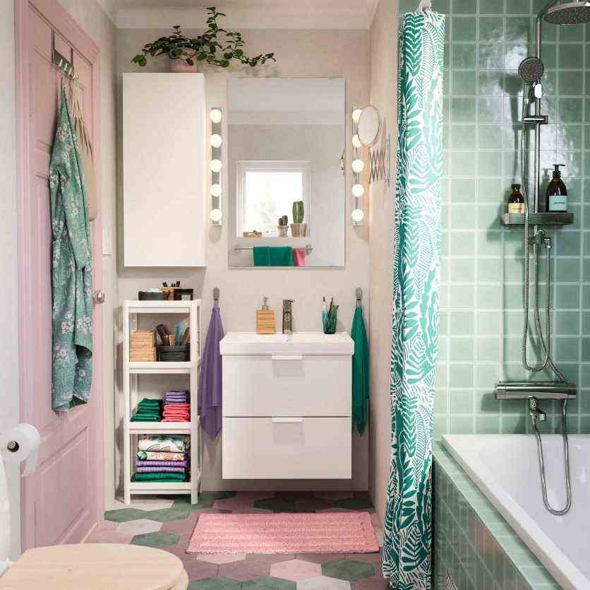 Trendy Color Bathroom 