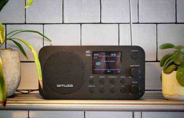 Digital radio is gradually trying to find its place in France.