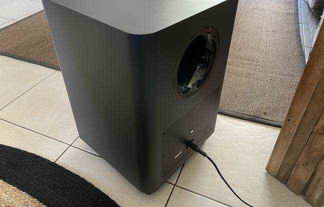 The subwoofer of the JBL Bar 5.1 Surround and its impressive 12 inch woofer.