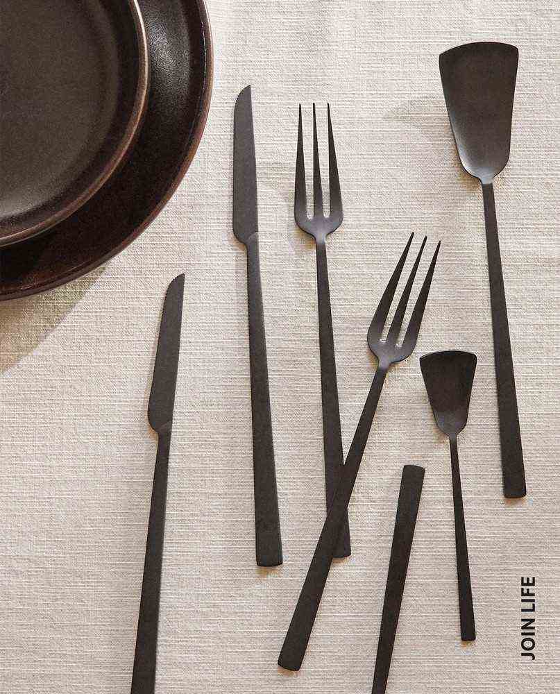 Matte Black Cutlery In Ecoresponsible Steel 