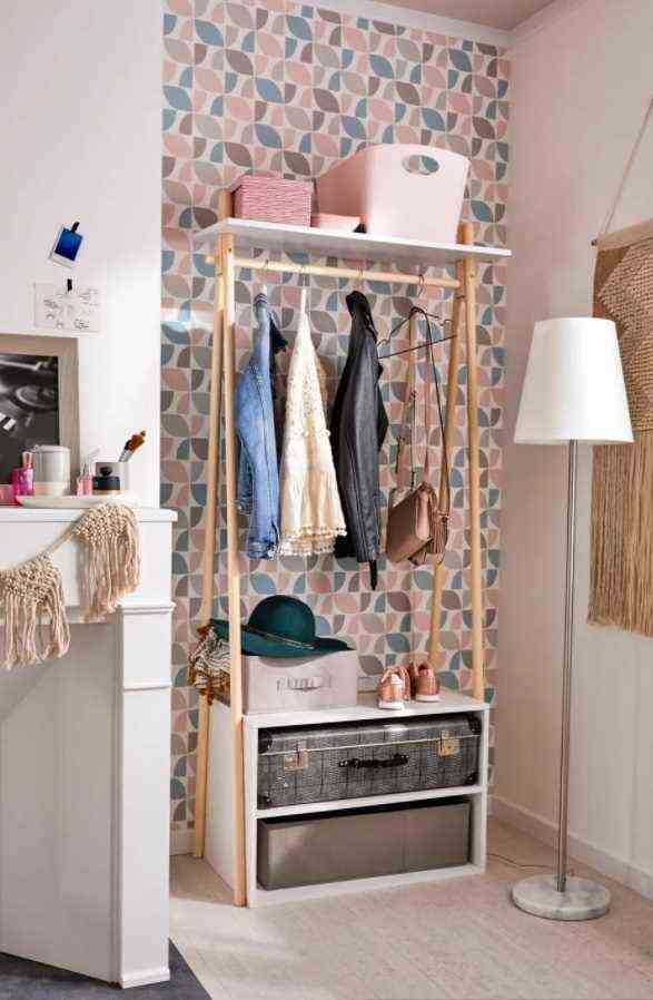 Combines Niche And Clothes Rack 