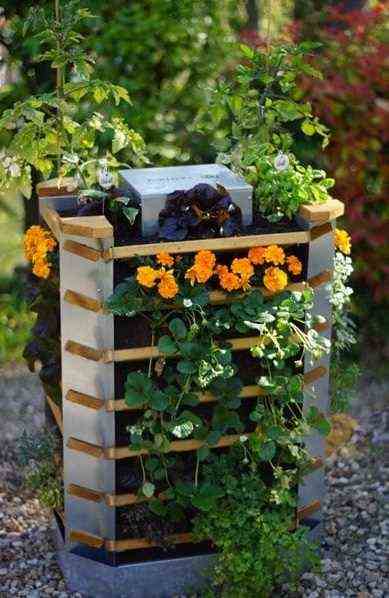 The Vertika Composting Vegetable Garden 