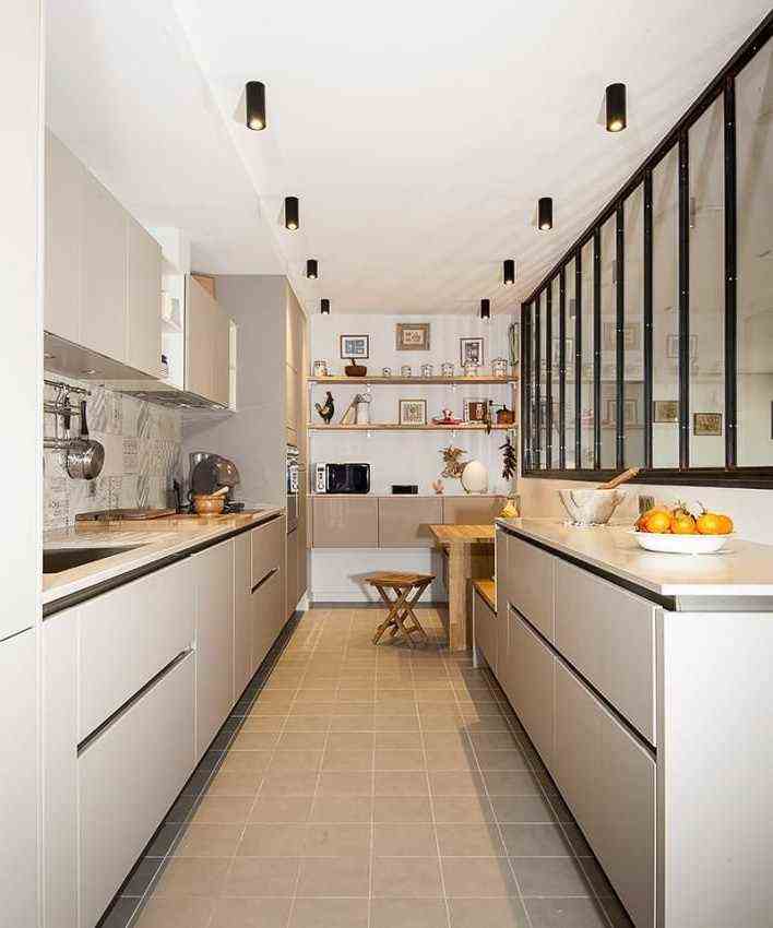   Well Proportioned U-Shaped Kitchen