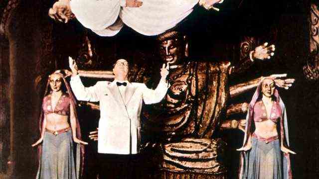 Levitation Kalanag Helmut Schreiber 1903 1963 German international illusionist levitates his wi