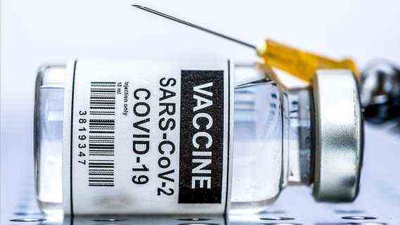 A vial of corona vaccine.  © Colourbox 