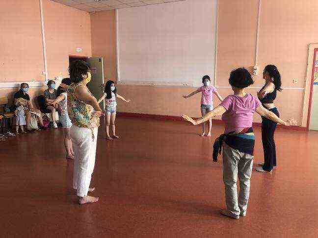 Dance lessons at the College de la Grange aux Belles, in Paris. 