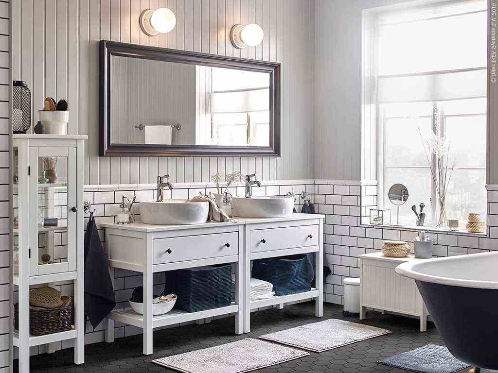 A Country Chic Bathroom -