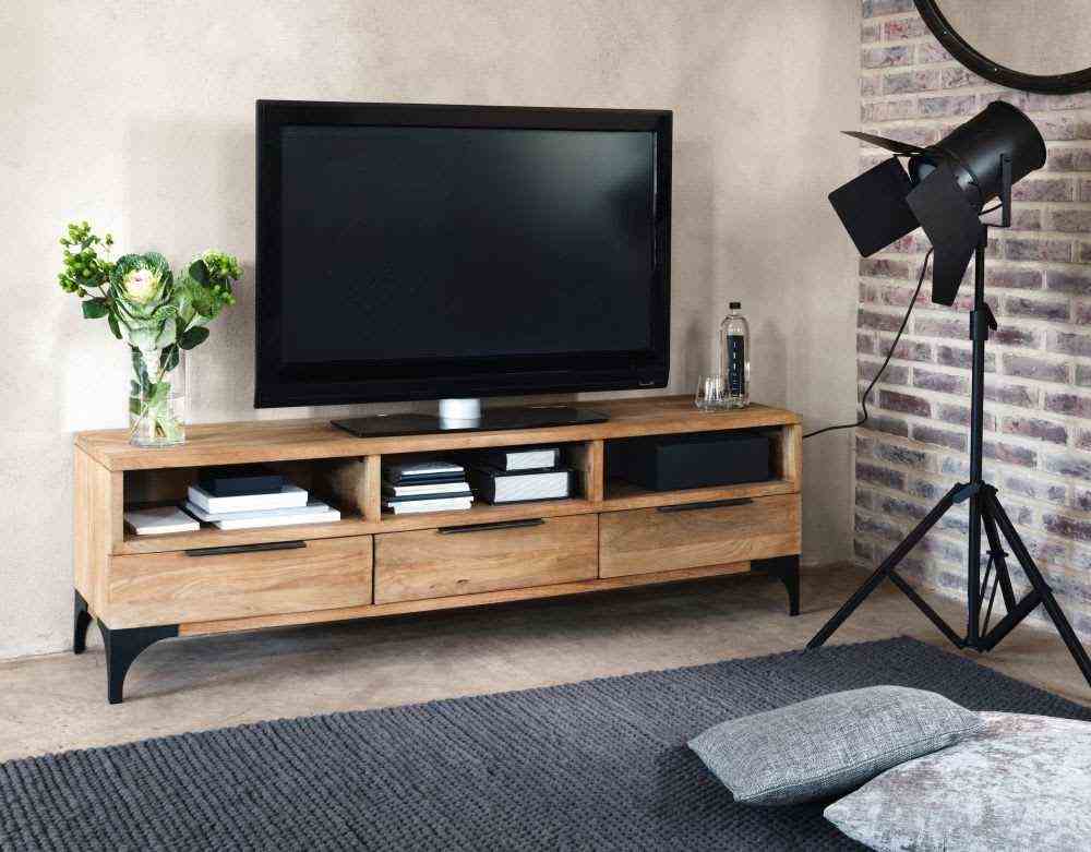 A TV cabinet that integrates into the decor 