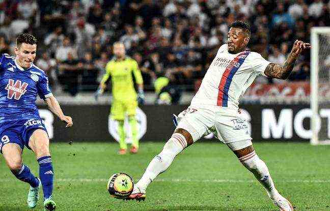Jérôme Boateng played his first minutes in the Lyon jersey last Sunday, against RC Strasbourg of Kevin Gameiro.  JEFF PACHOUD
